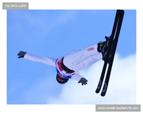 葛春宇获单板滑雪大跳台世界杯银牌，中国选手包揽冠亚